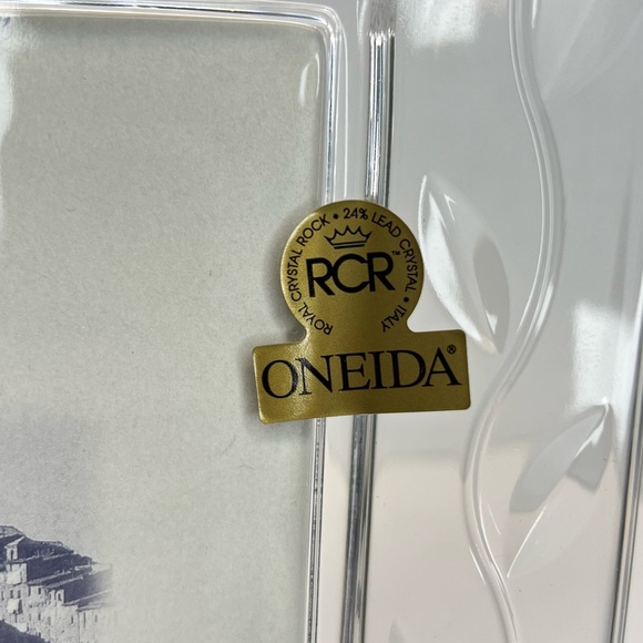 Oneida RCR Laurus Crystal Photo Frame 4”x6” Portrait Glass New with Box - Picture 2 of 5